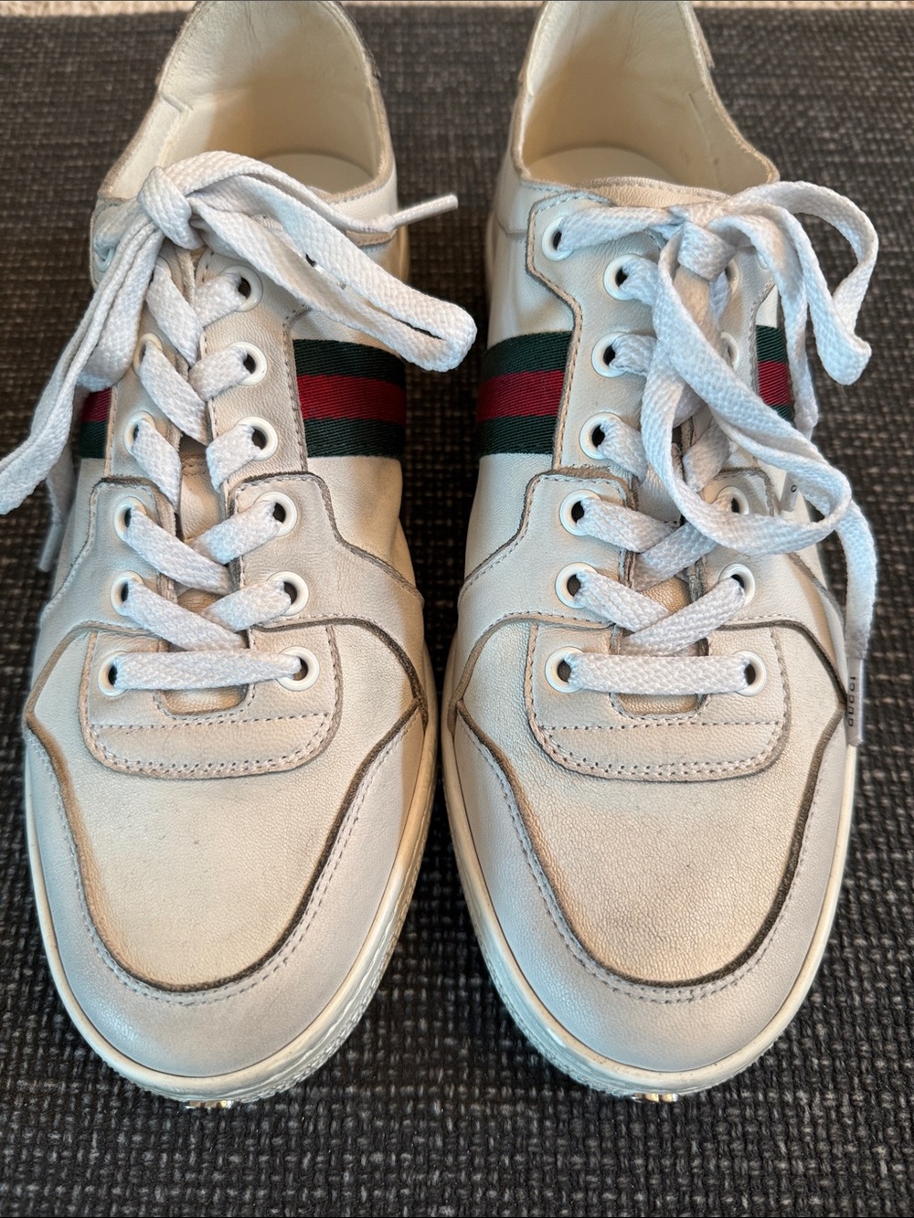 Gucci White stretch low-top Leather Sneakers with Green & Red Gucci Stripe